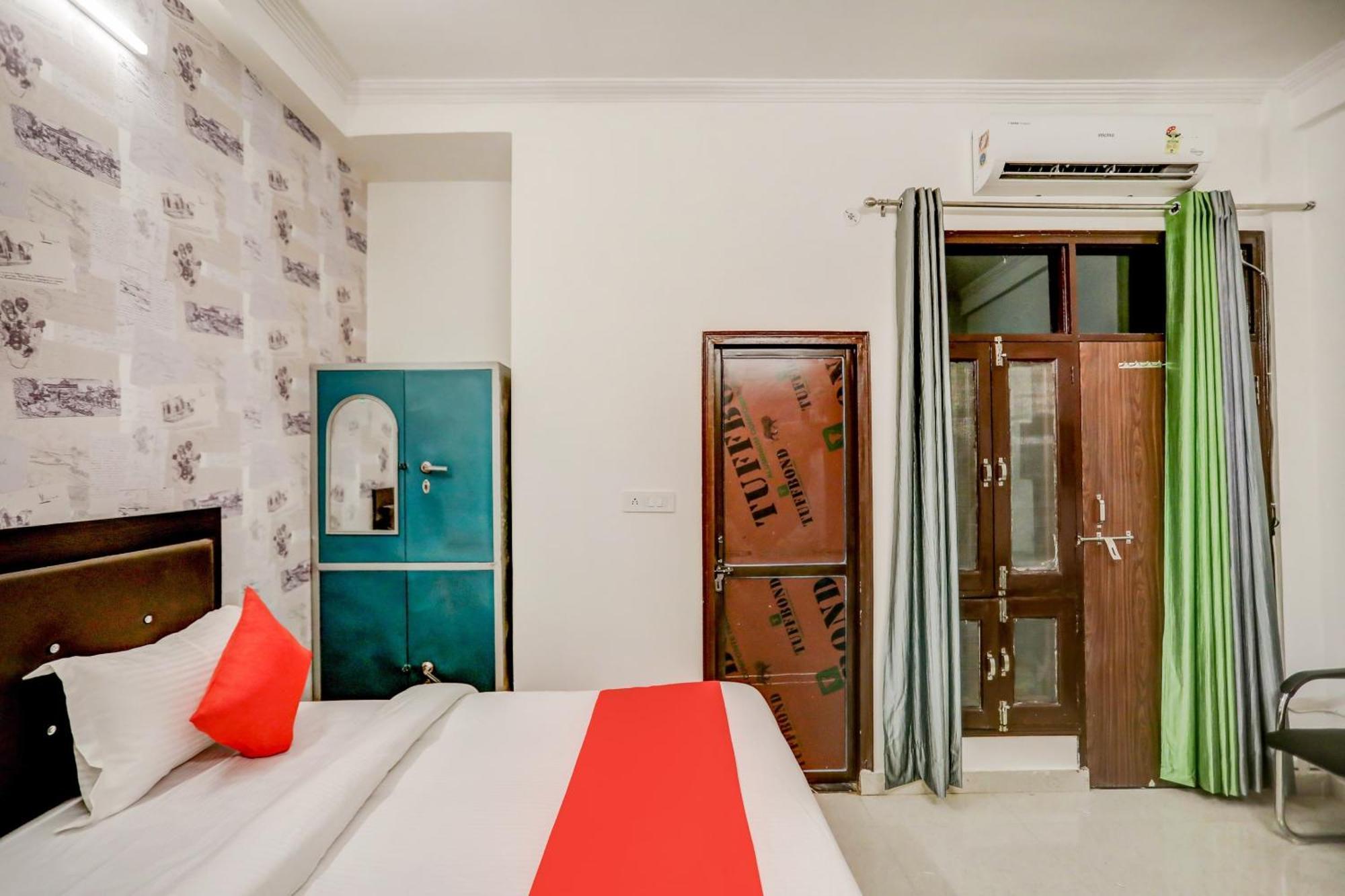 Hotel O Happy