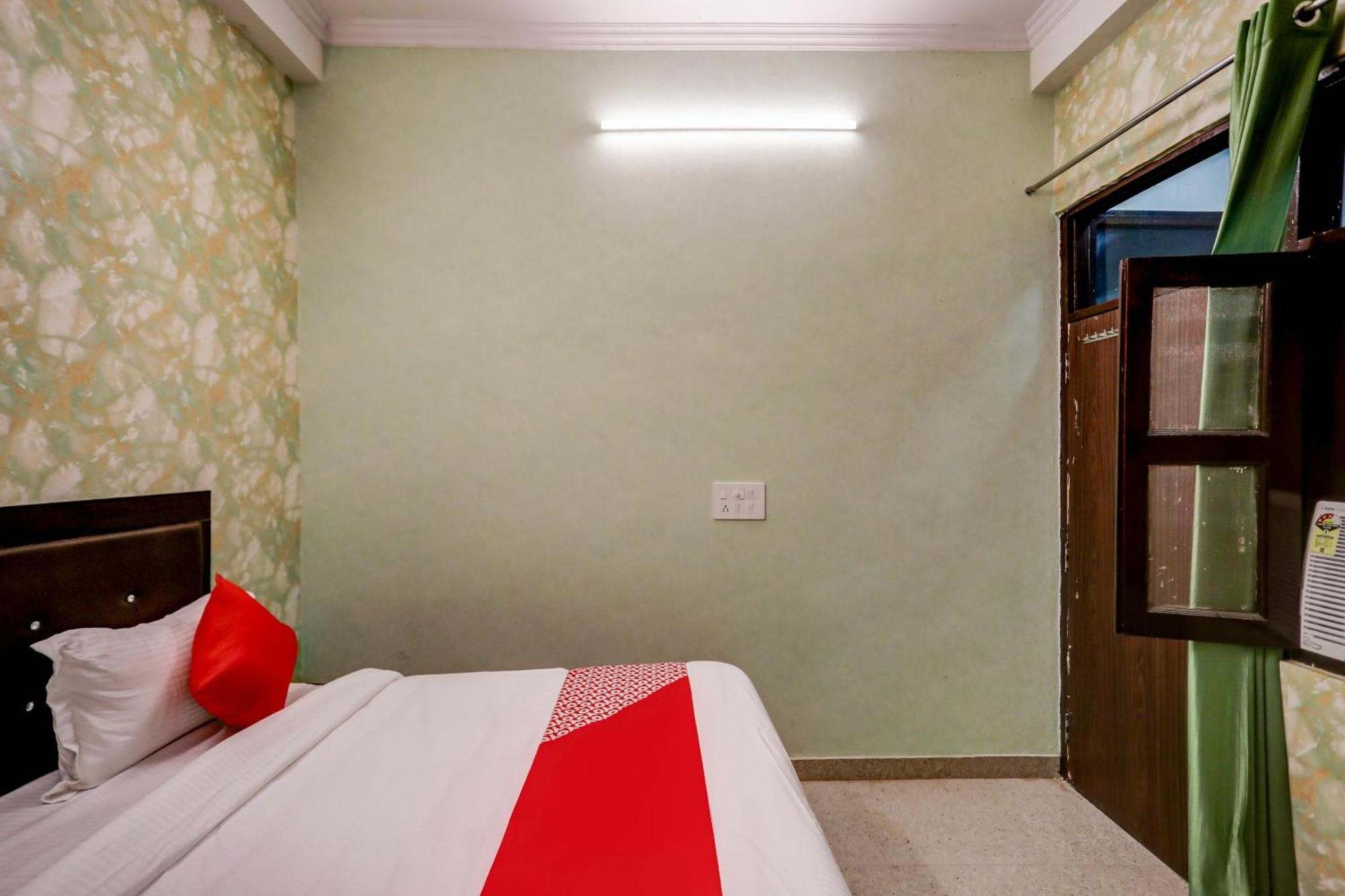 Hotel O Happy 3*