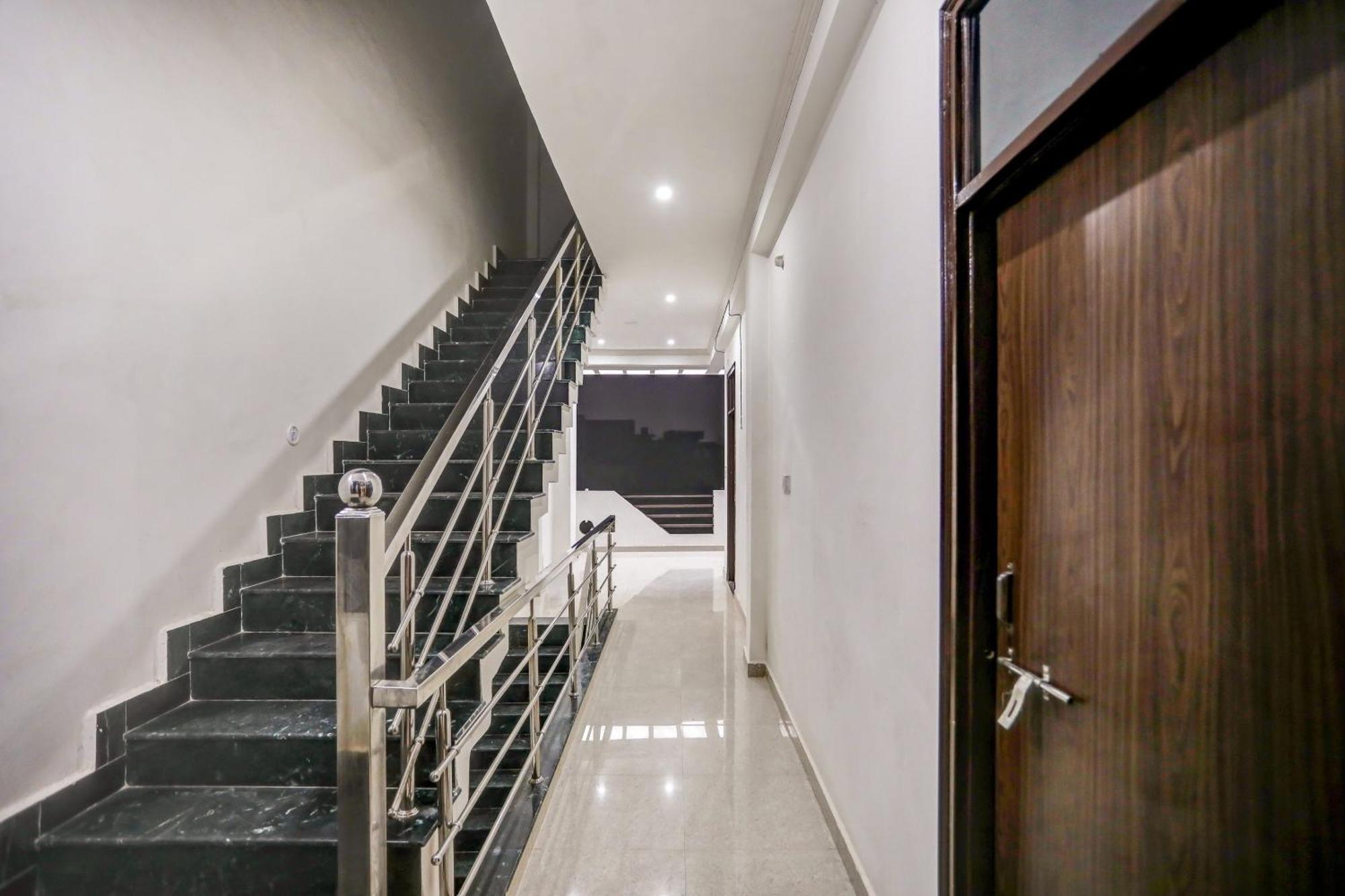 O Happy Hotel Lucknow