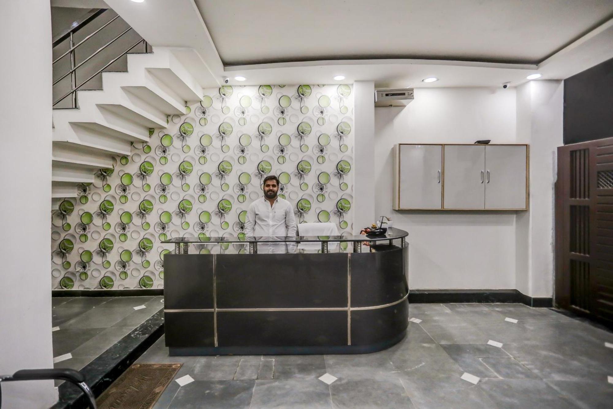 O Happy Hotel
